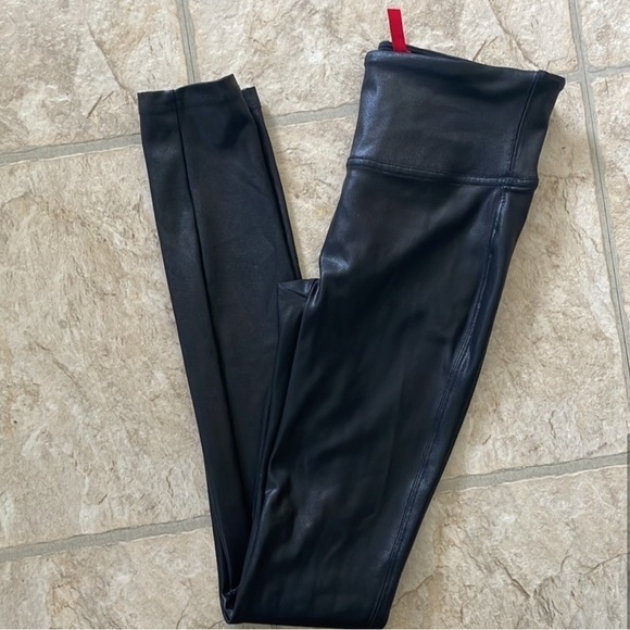 ⭐️ Spanx Size XS Faux Leather Leggings - Picture 6 of 7